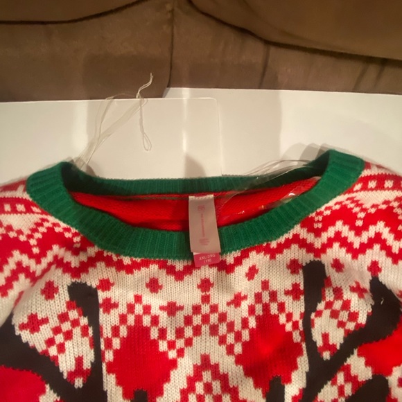 Woman’s Christmas sweater - Picture 3 of 9